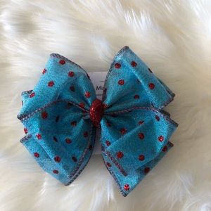 Larger Sparkling Bow on alligator clip